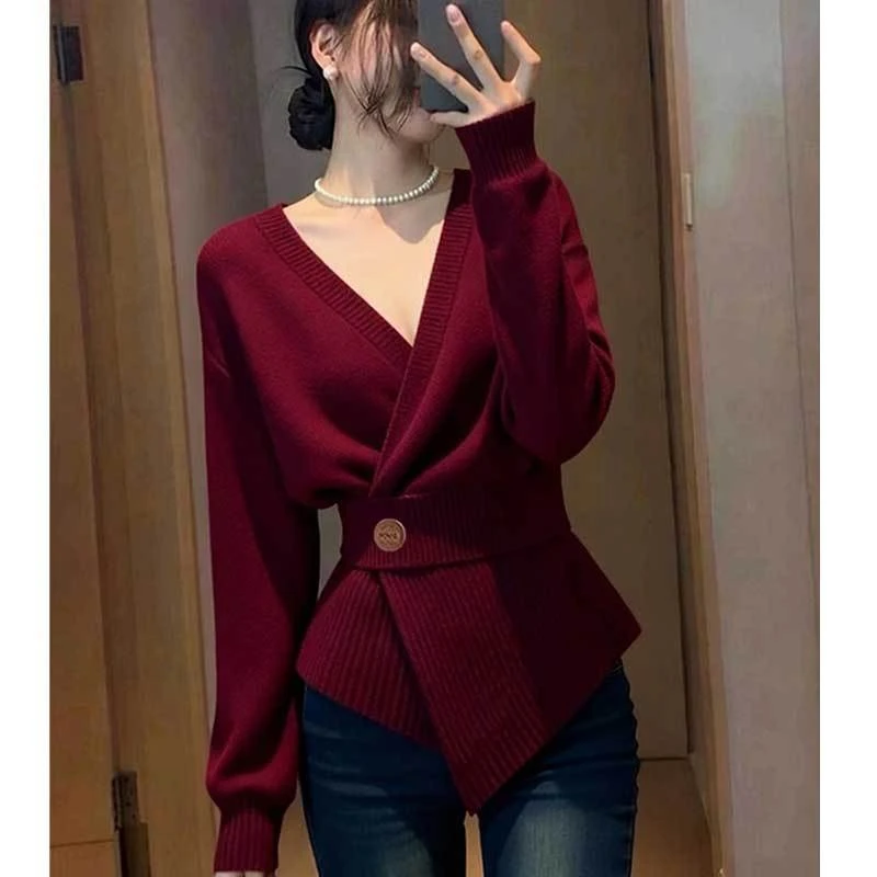 独特高级红色针织衫慵懒好看2025上衣设计洋气减龄长袖气质毛衣女