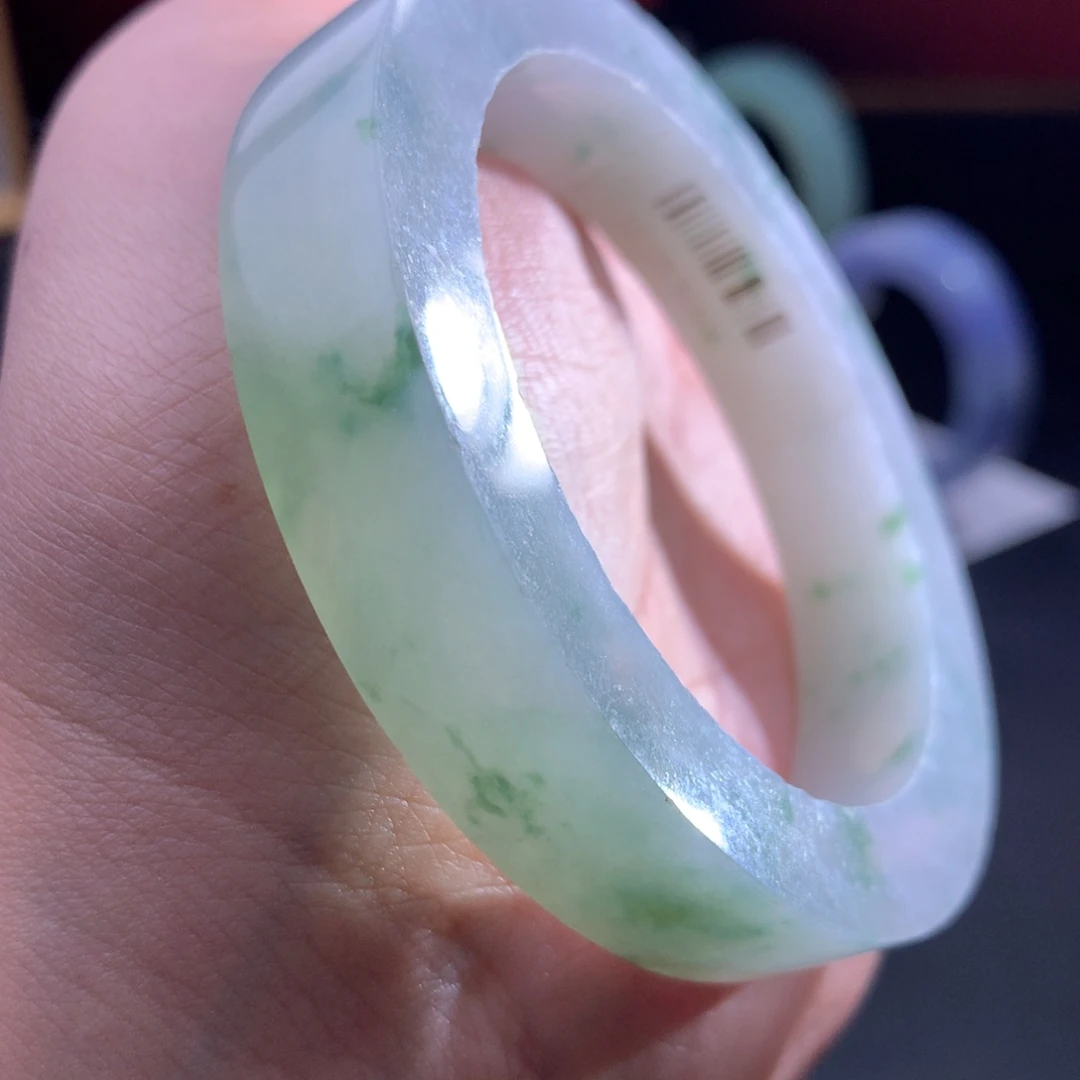 定制翡翠未镶嵌翡翠手镯