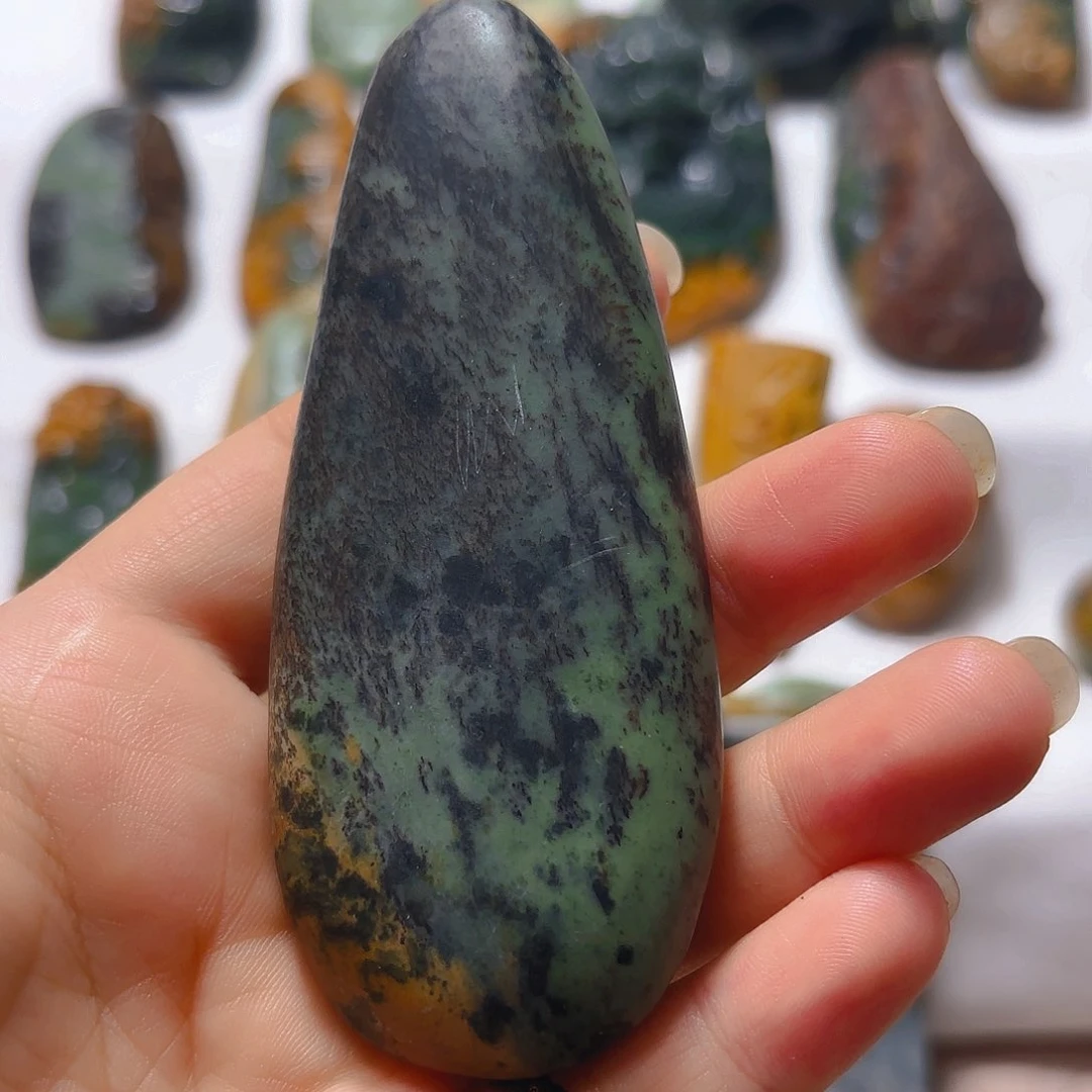 岫岩河磨玉（透闪石质玉）挂件未镶嵌