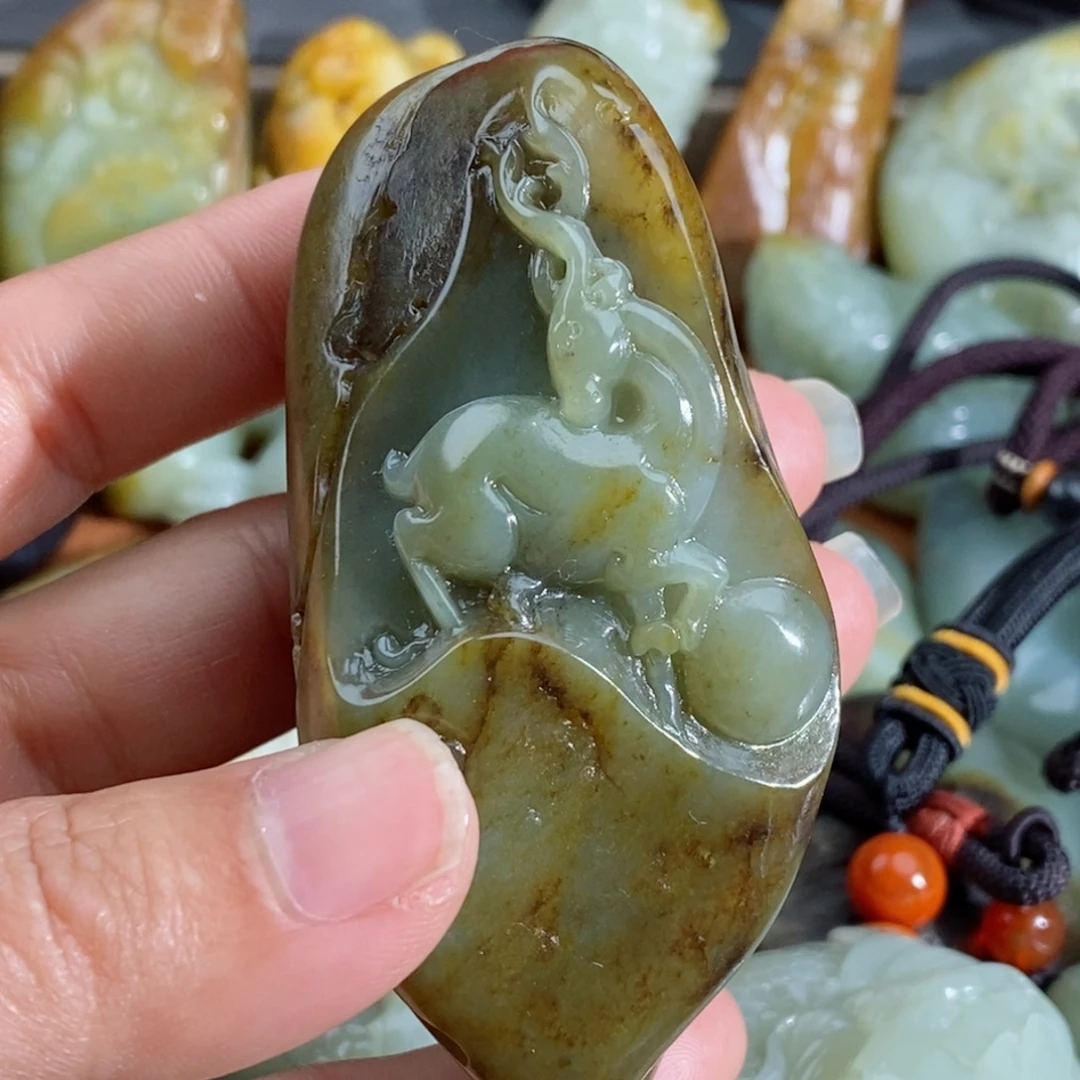 和田玉未镶嵌颈饰