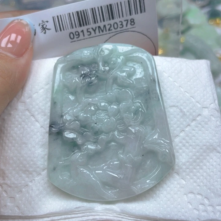 吊坠(不含链)未镶嵌翡翠