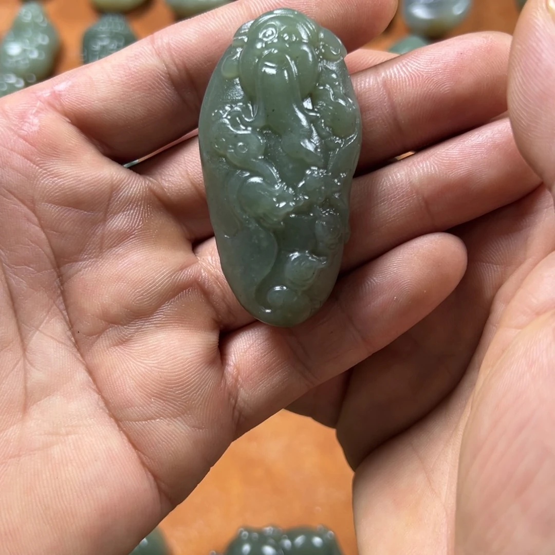 和田玉（糖玉）未镶嵌颈饰