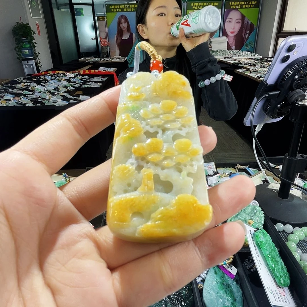 颈饰未镶嵌翡翠一