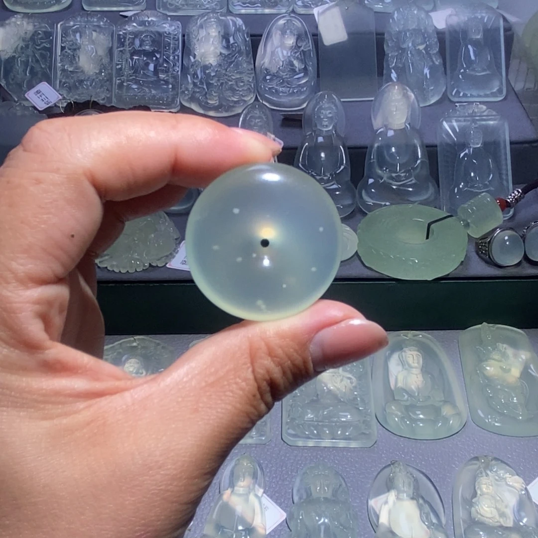 岫玉未镶嵌颈饰平安扣