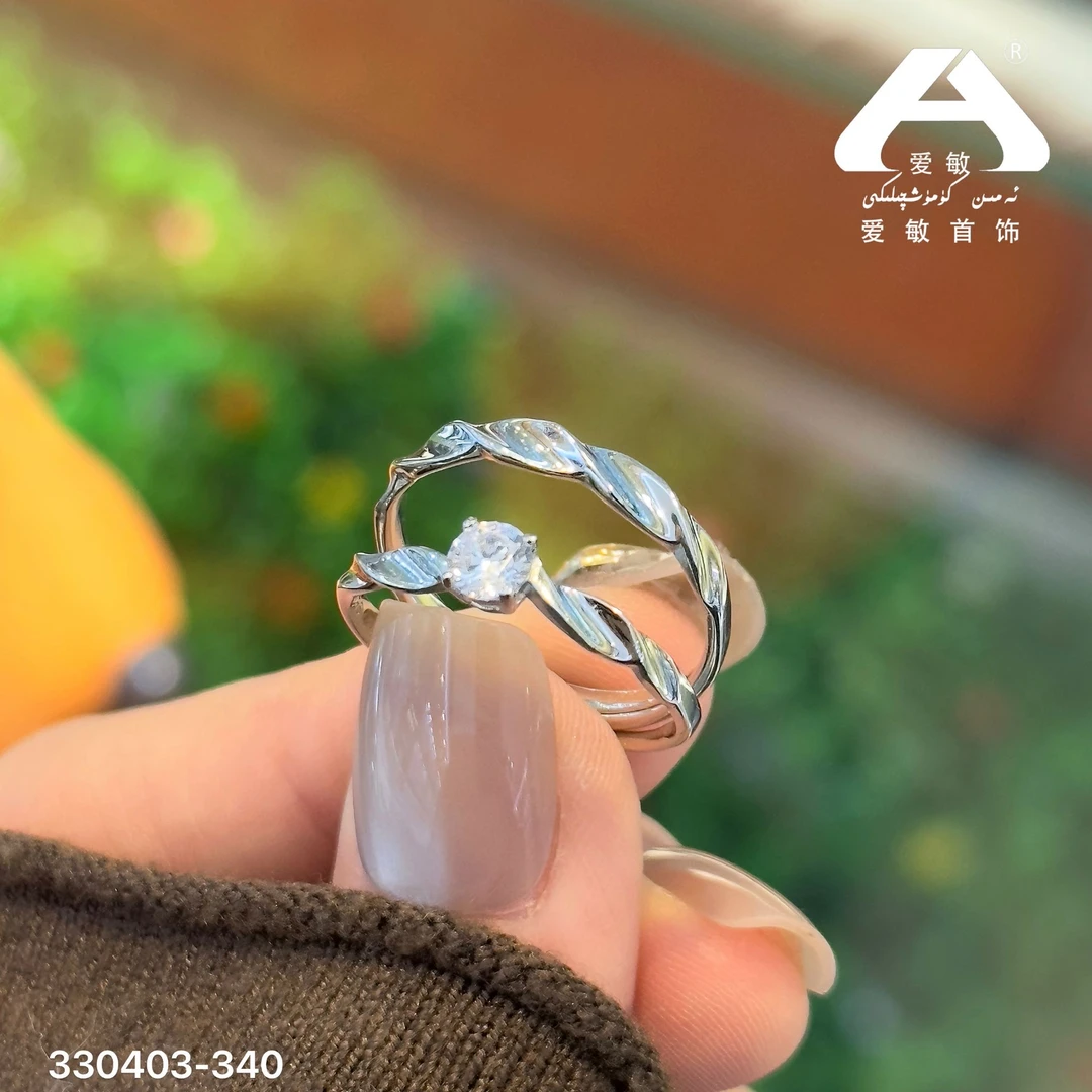 925银莫桑石戒指 爱敏首饰S925戒指330403