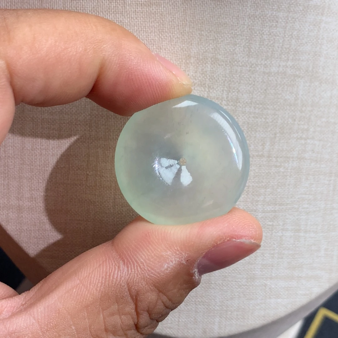 翡翠未镶嵌颈饰平安扣