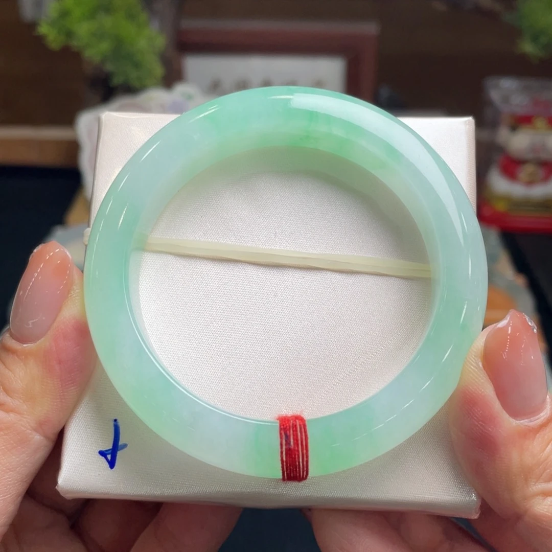 翡翠手镯未镶嵌翡翠55.5正圈