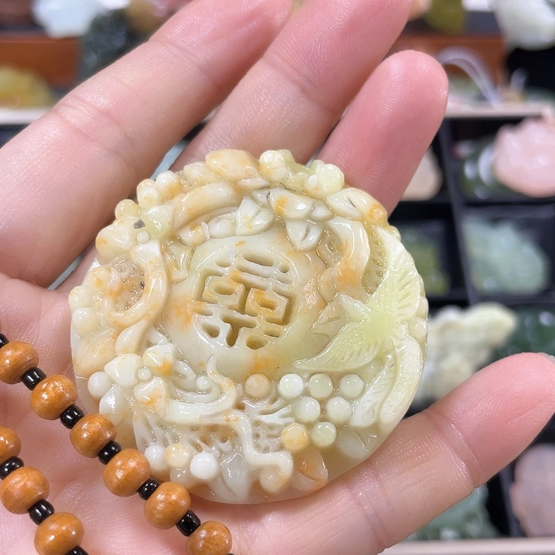 蛇纹石玉颈饰未镶嵌