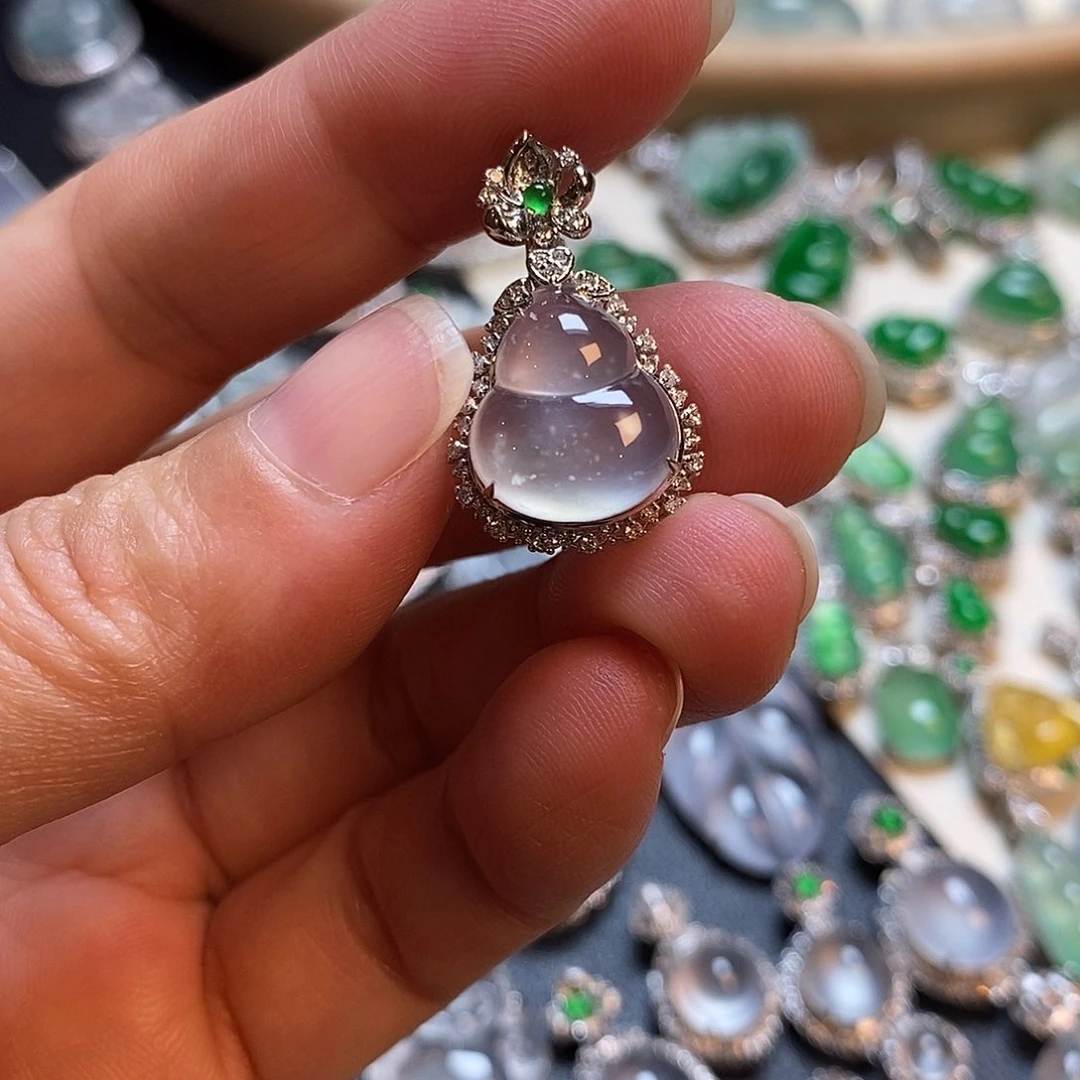 翡翠18K金镶嵌吊坠(不含链)葫芦