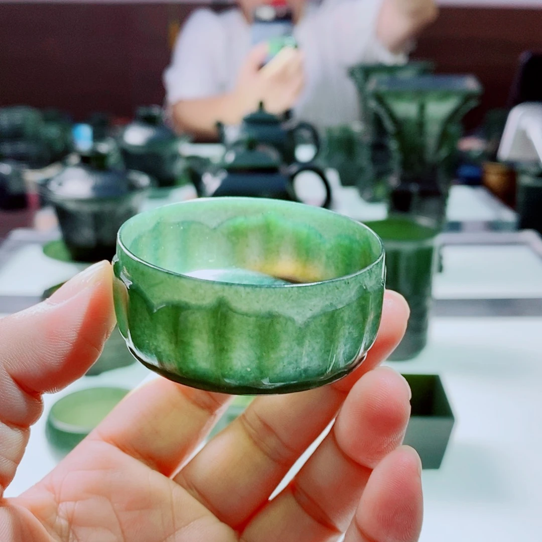 未镶嵌和田玉（青玉）摆件微瑕裂