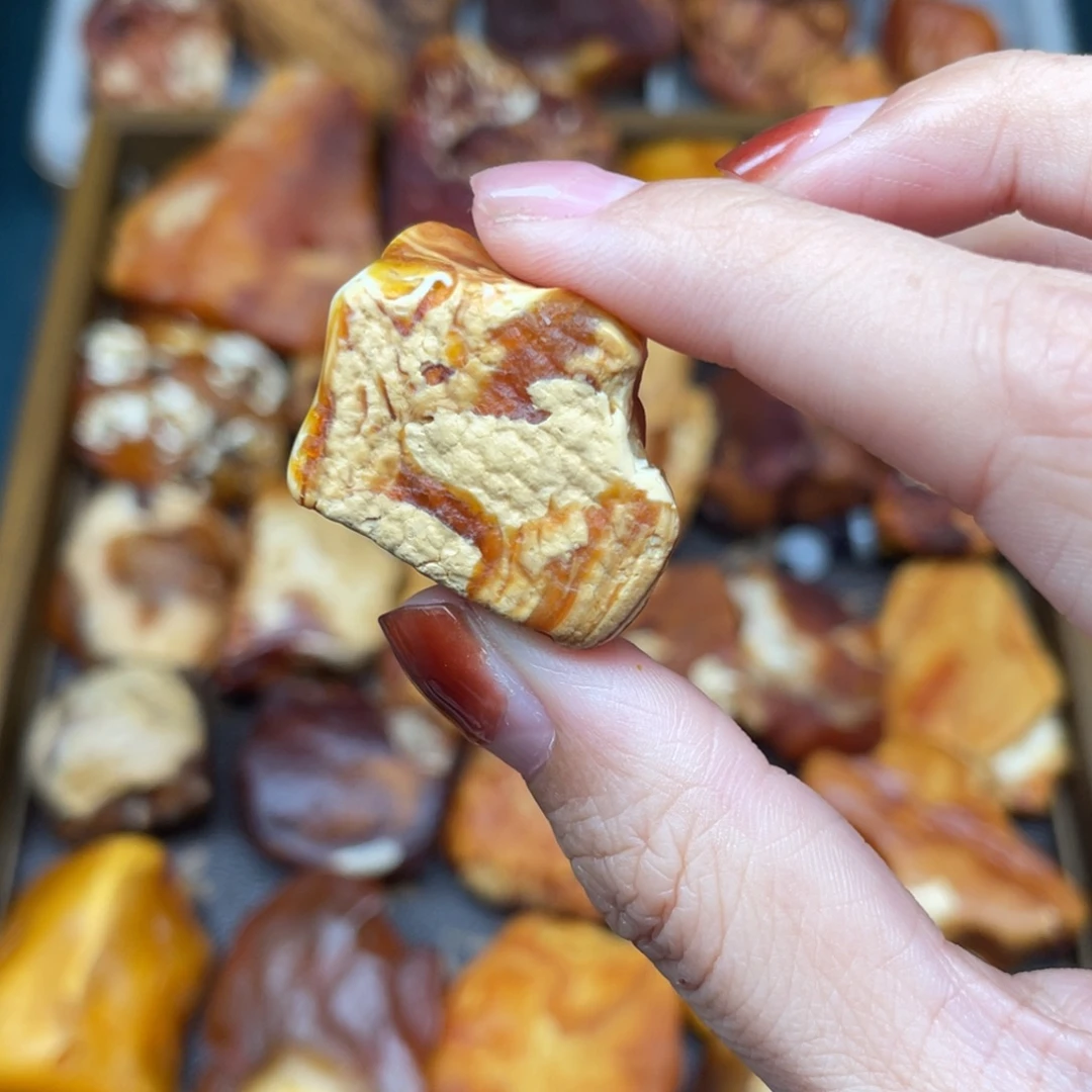 琥珀未镶嵌珠宝奇石