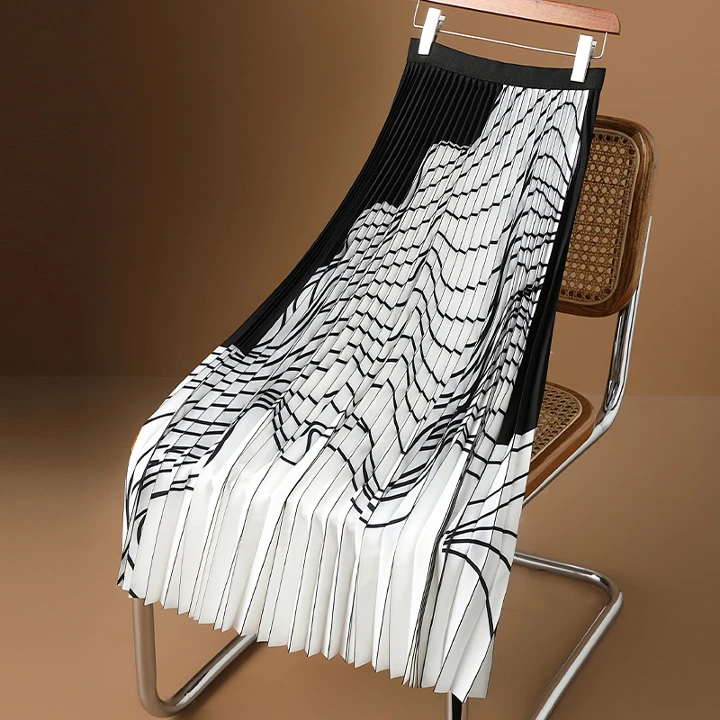 [工厂直销裙子]不规则条纹半身裙女2025夏洋气黑白印花百褶裙 Q04