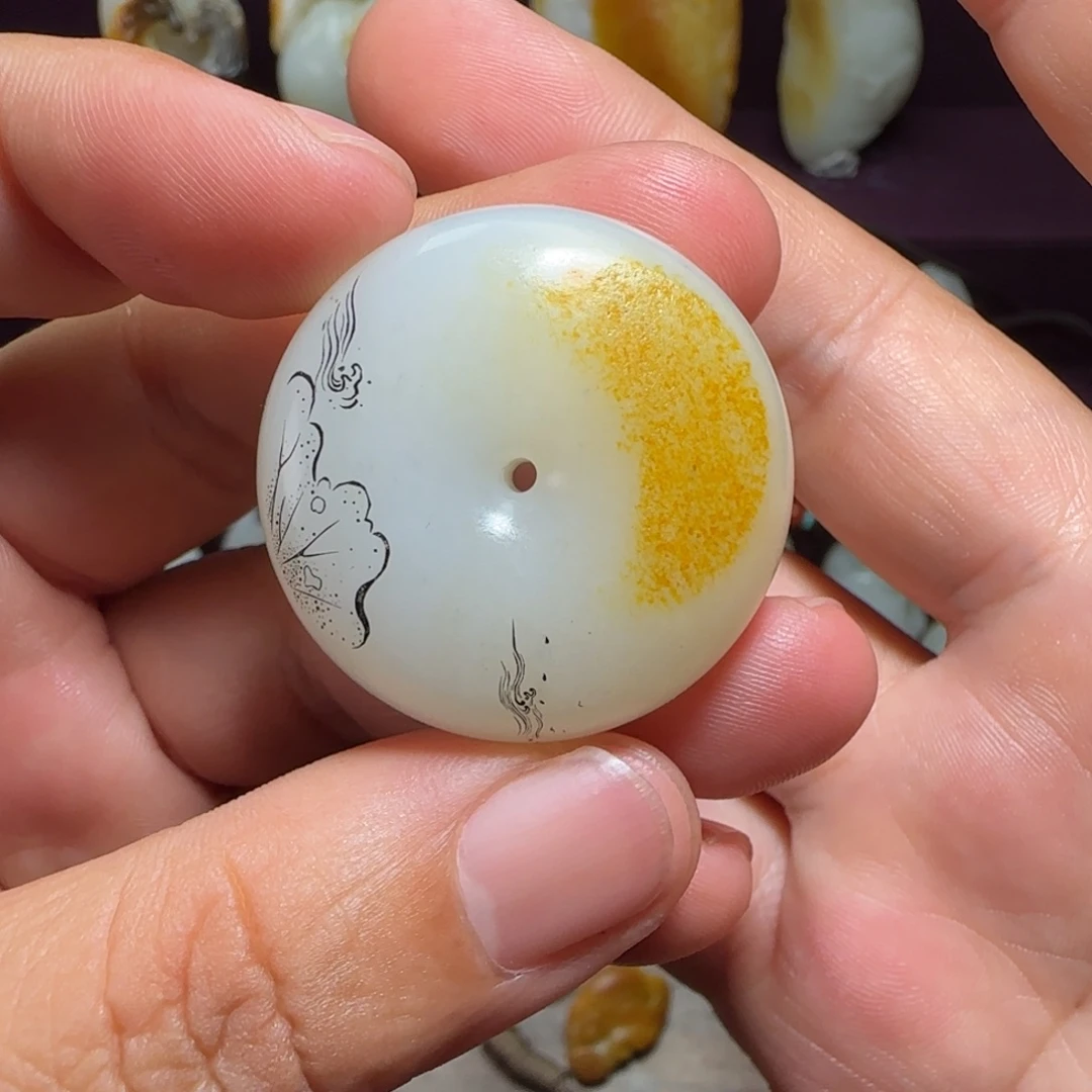 和田玉未镶嵌车挂