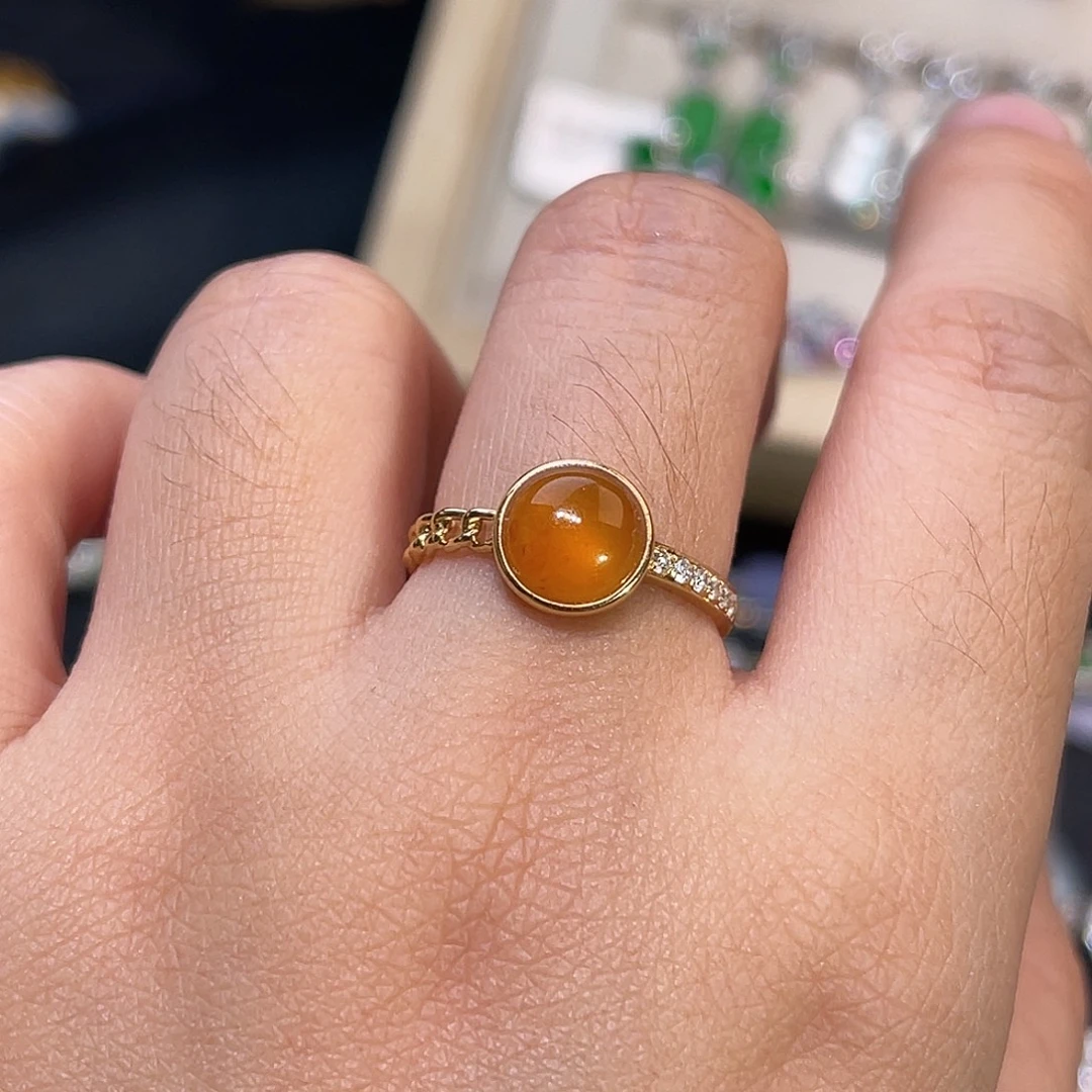 翡翠18K金镶嵌戒指黄翡蛋面