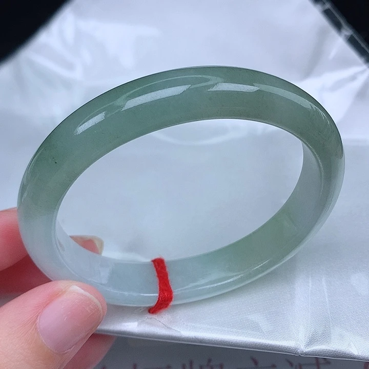 未镶嵌手镯（贵妃镯）翡翠天然
