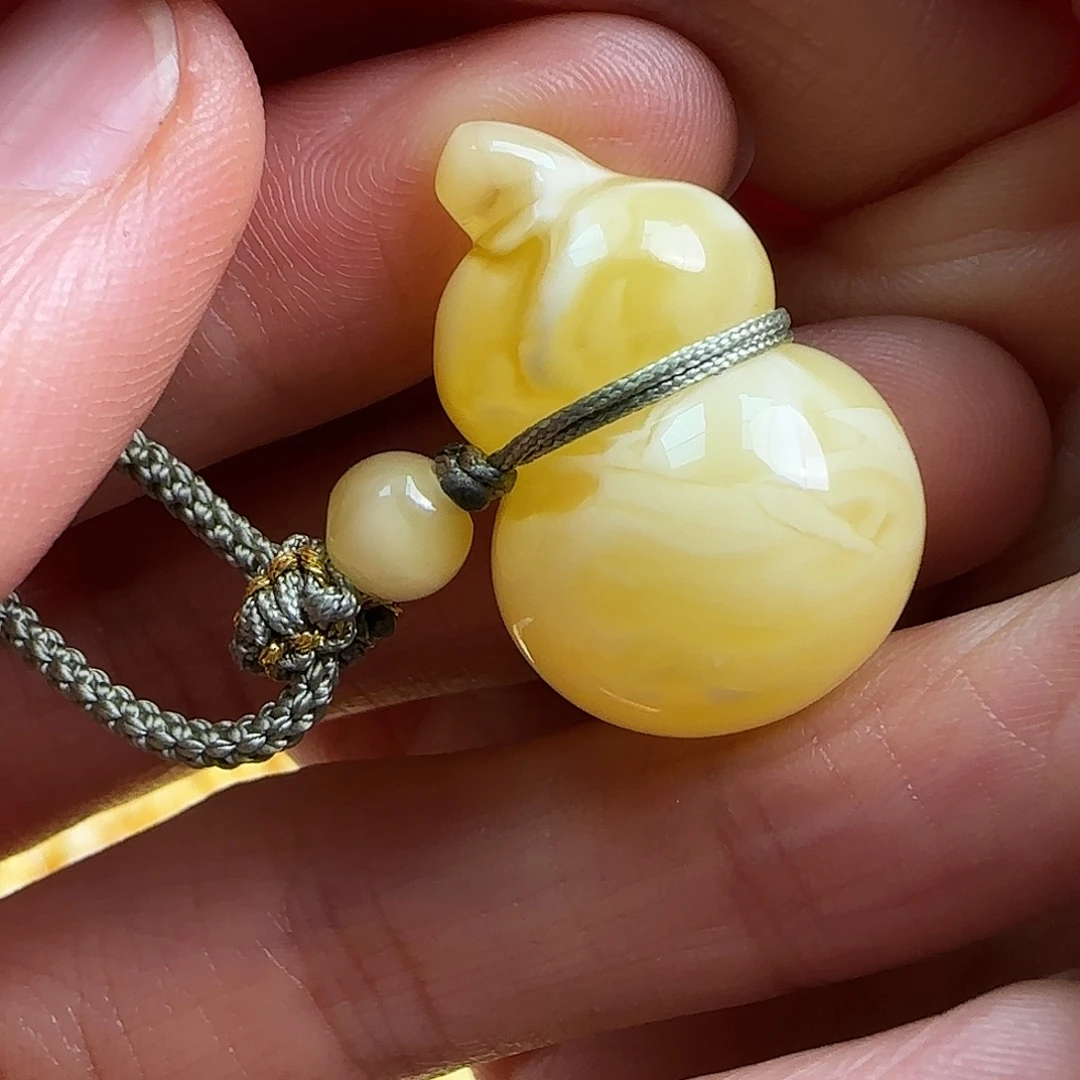 蜜蜡未镶嵌珠宝奇石