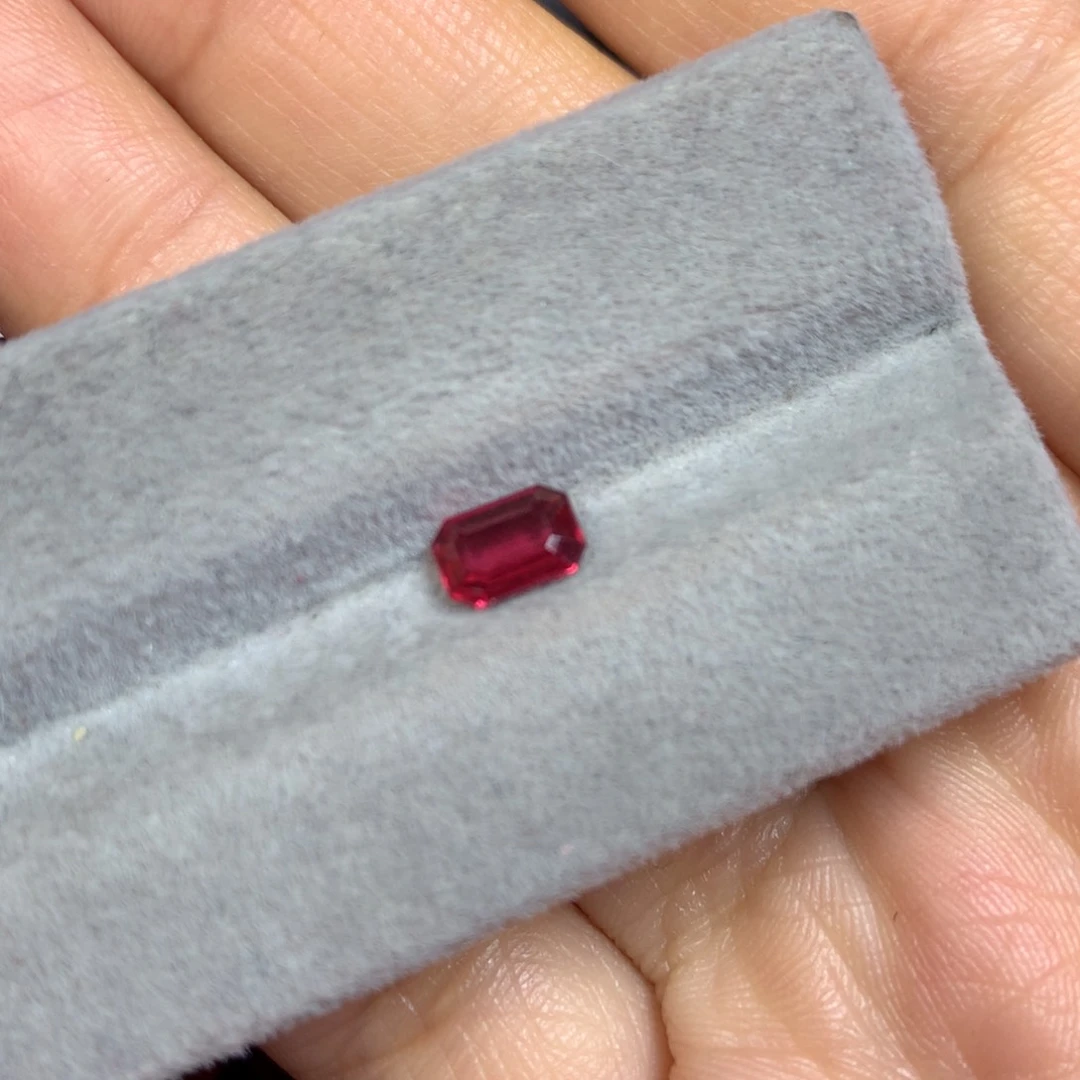 尖晶石裸石未镶嵌祖切尖晶石