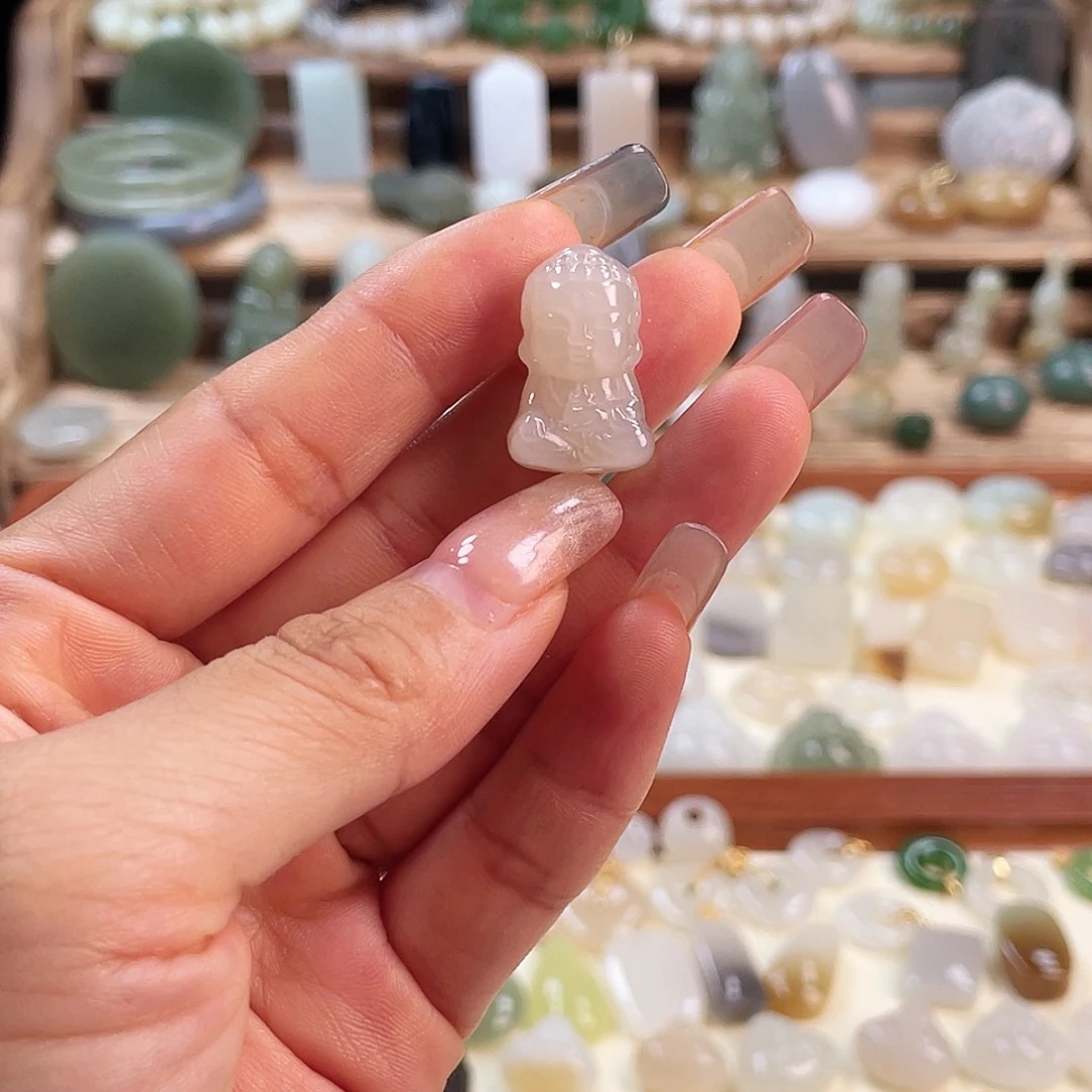 吊坠(赠链)未镶嵌和田玉