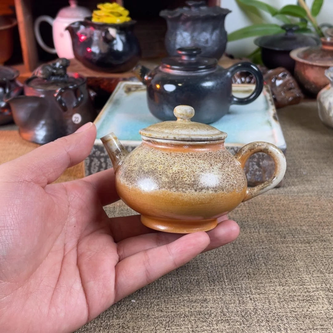 6中白壶。   柴烧。