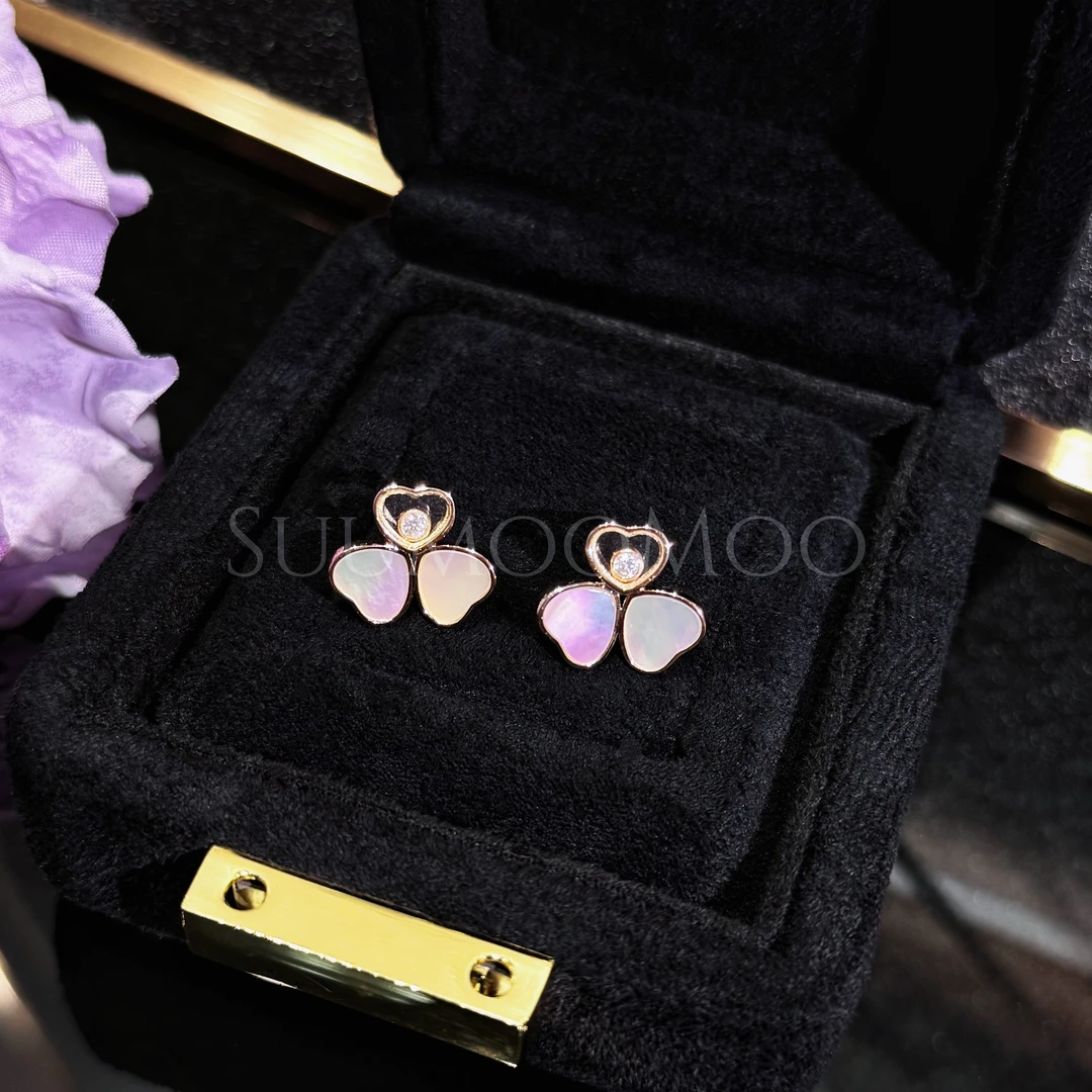 铜合金合成锆石耳饰 法式时尚三爱心白贝耳环 温软气质款