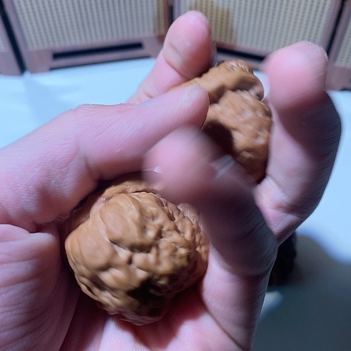 ****灰精品文玩核桃蛤蟆头