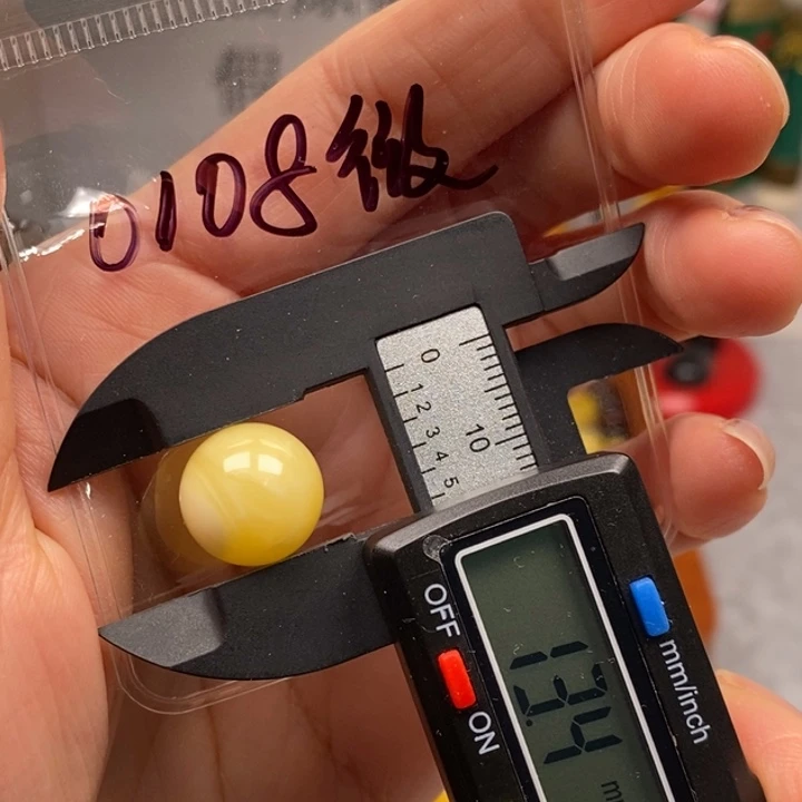 蜜蜡未镶嵌裸石13.4圆微瑕