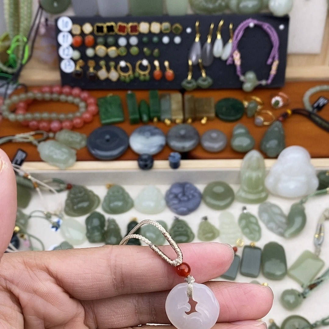 和田玉未镶嵌吊坠(不含链)