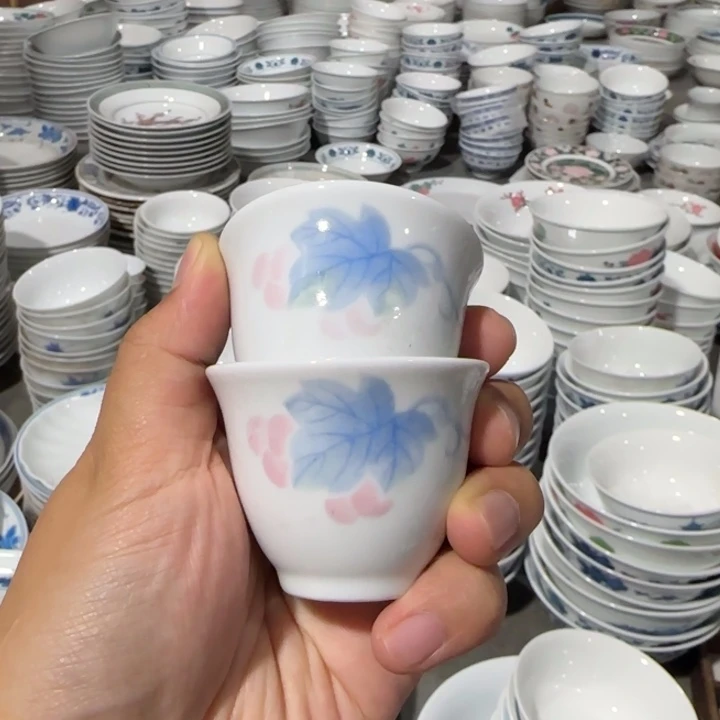 醴陵高温瓷酒杯两个