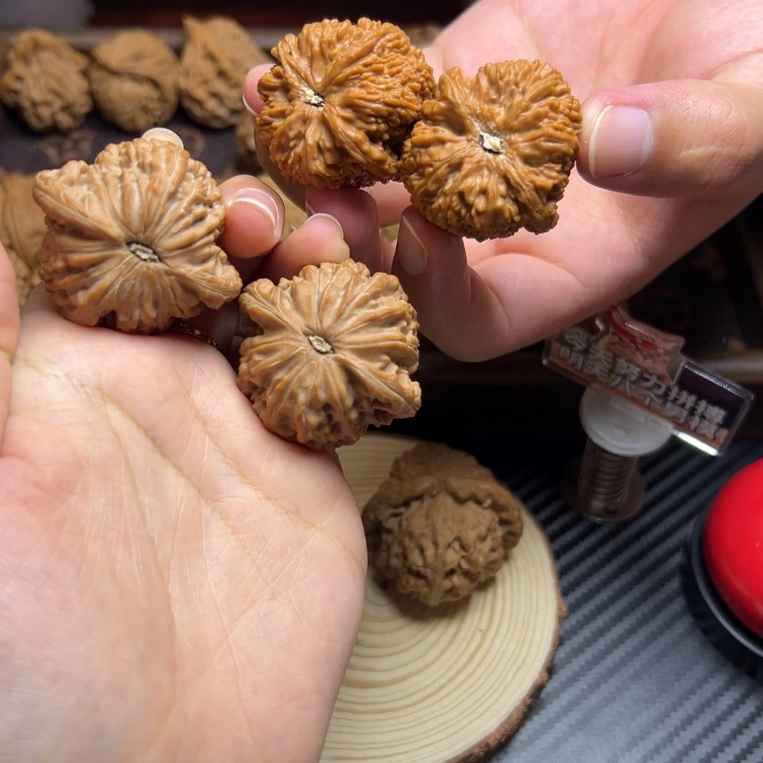 康***姆文玩核桃吊坠磨盘40+塔尖