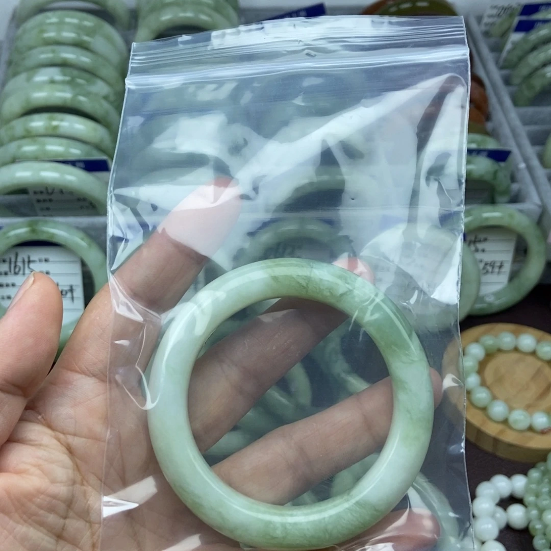 S***w蛇纹石玉未镶嵌手镯