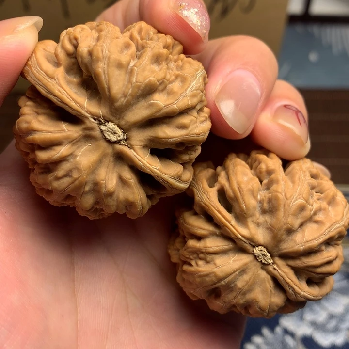 吊坠文玩核桃黄粗筋