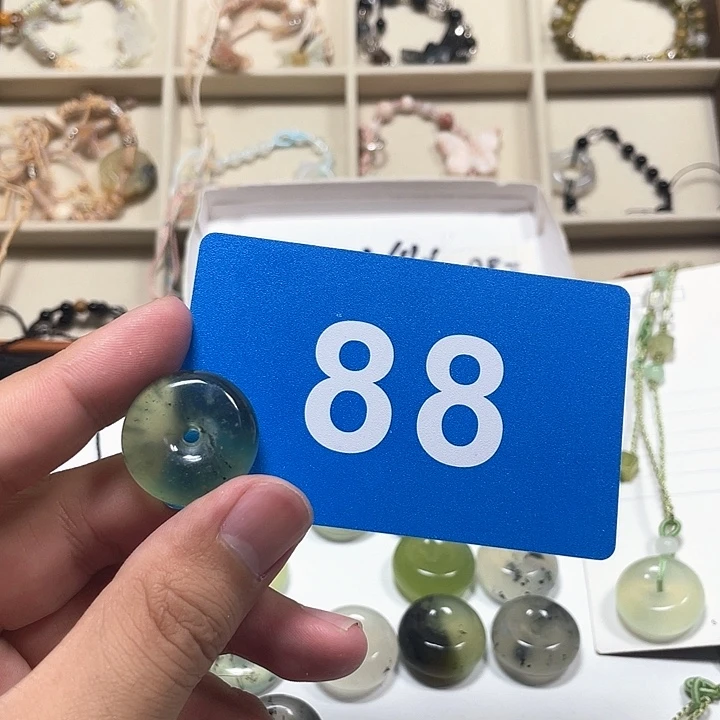 风***困合金蛇纹石玉颈饰