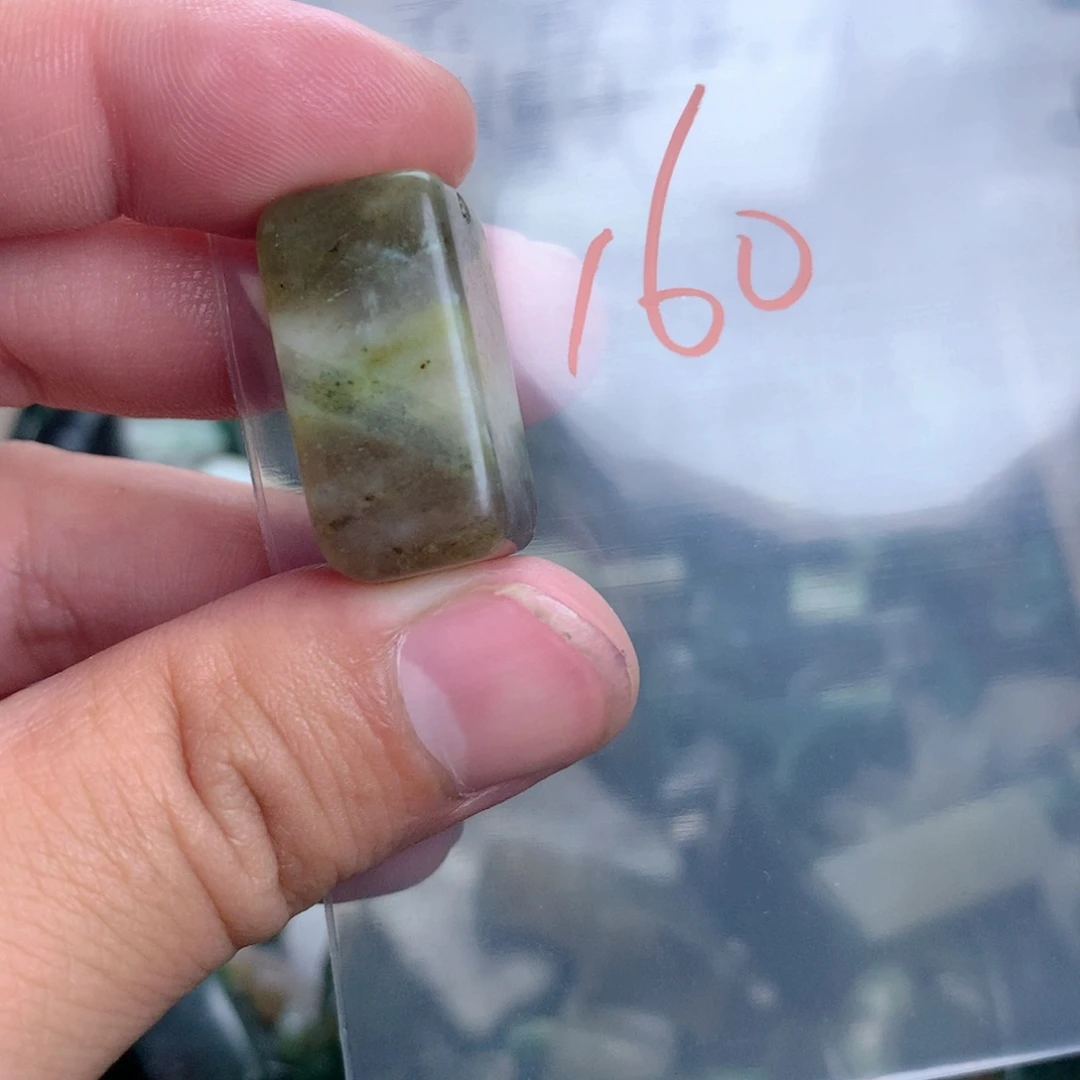 谁***客独山玉未镶嵌珠宝半成品