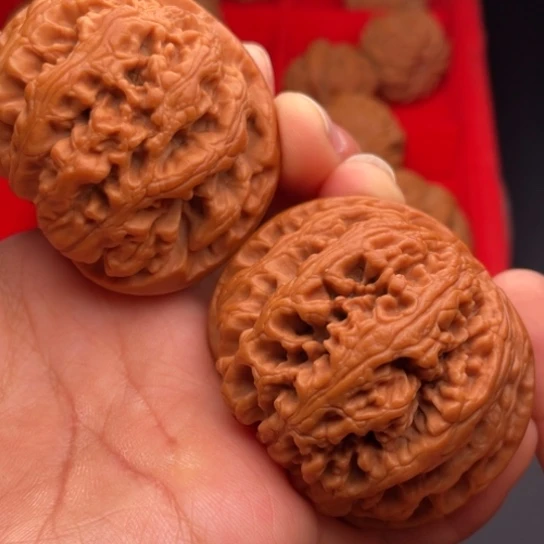 文玩核桃把件秦岭山脉核桃