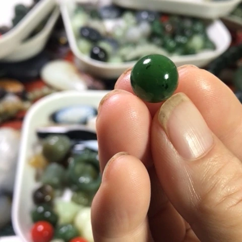 未镶嵌和田玉(碧玉)手机链12圆珠