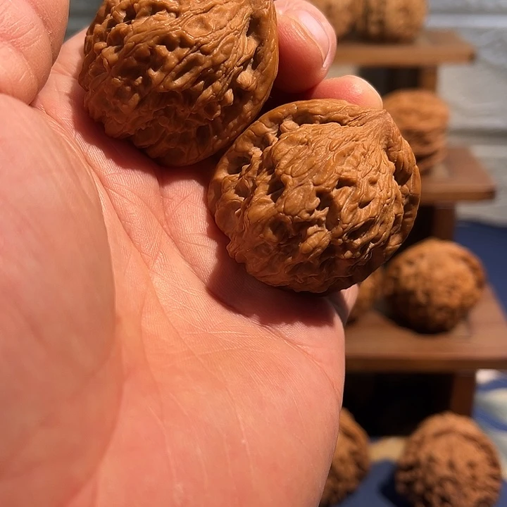 吊坠文玩核桃全品红狮子