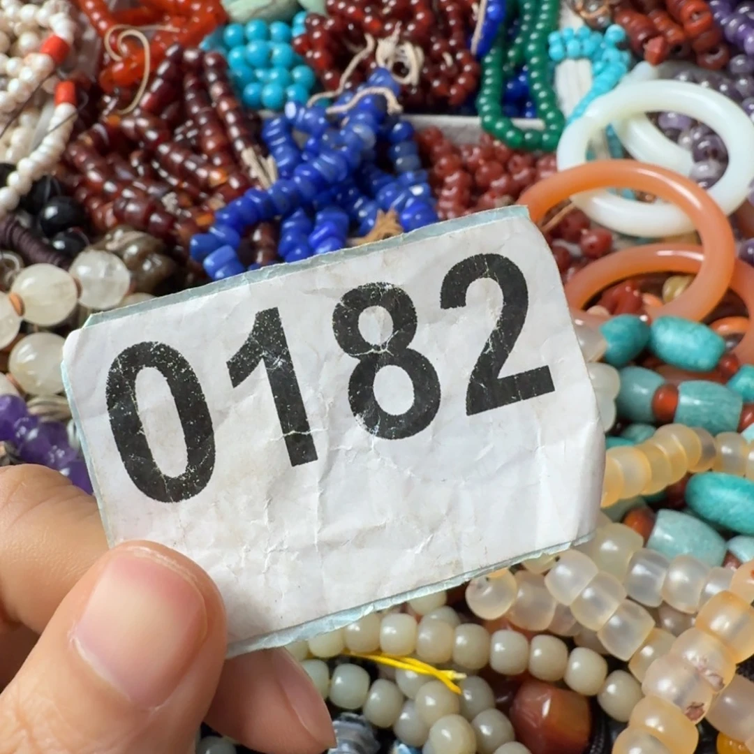 L***y玛瑙/玉髓未镶嵌颈饰