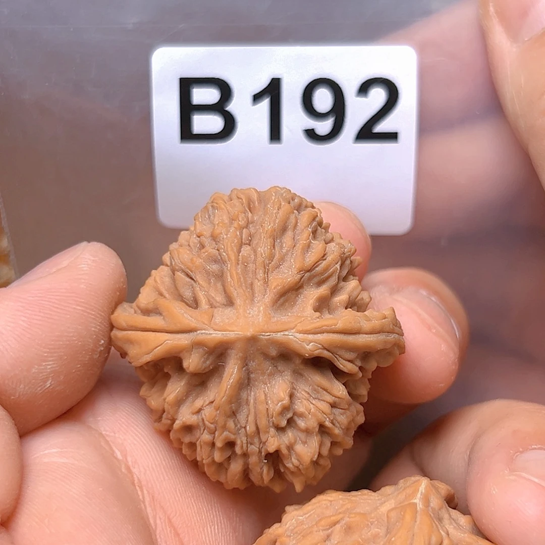 文玩核桃吊坠38黄冠