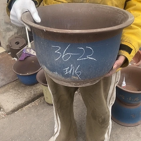 紫砂中国宜兴紫砂花盆，