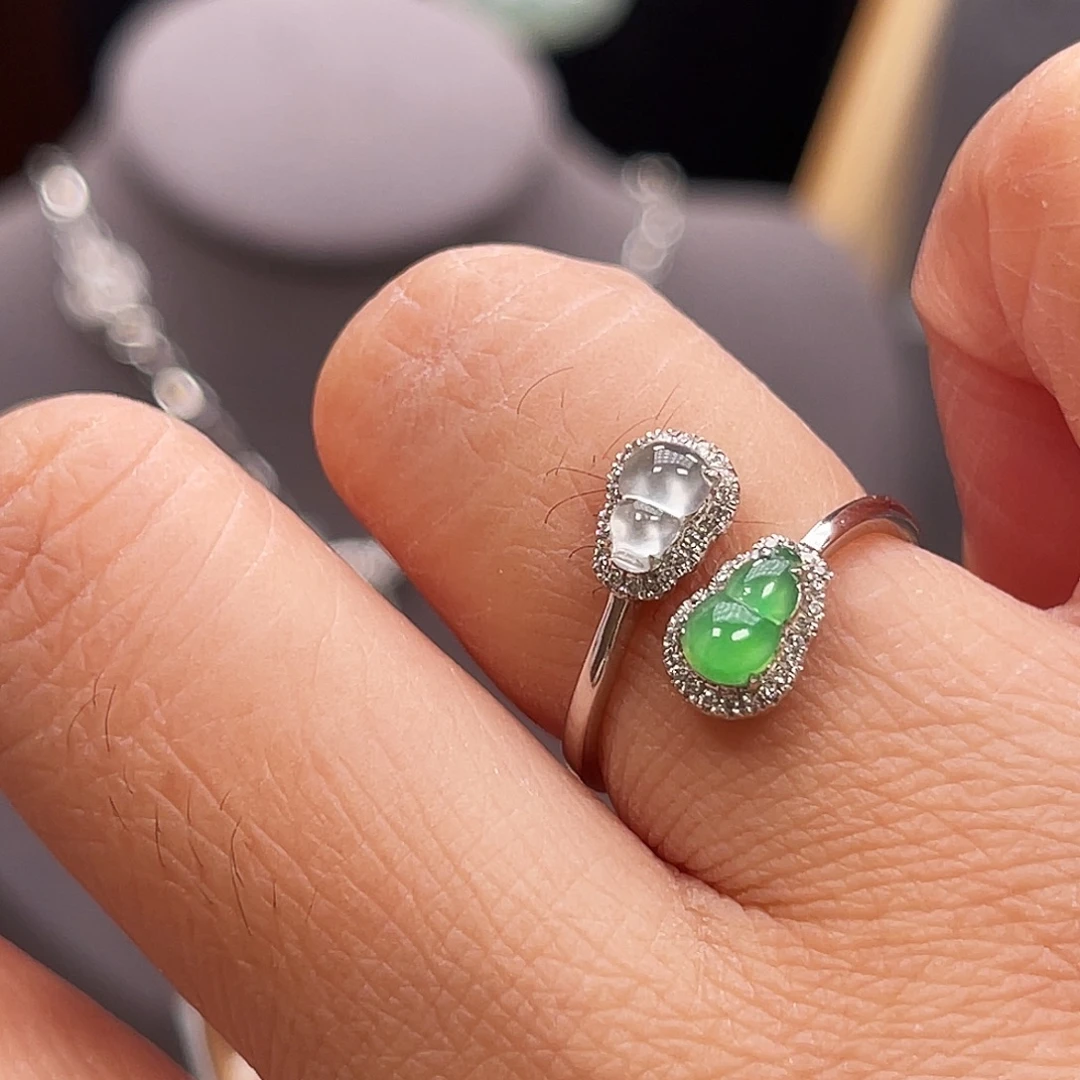 翡翠18K金镶嵌戒指