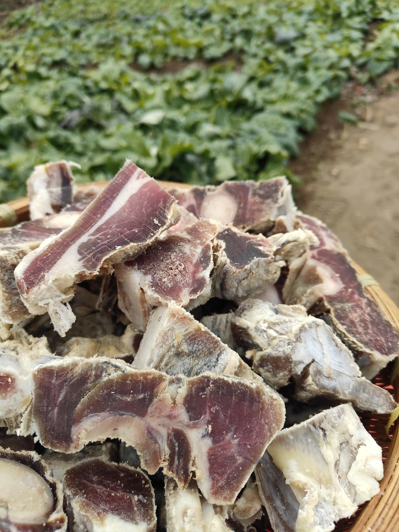黑毛猪咸肉骨头2斤