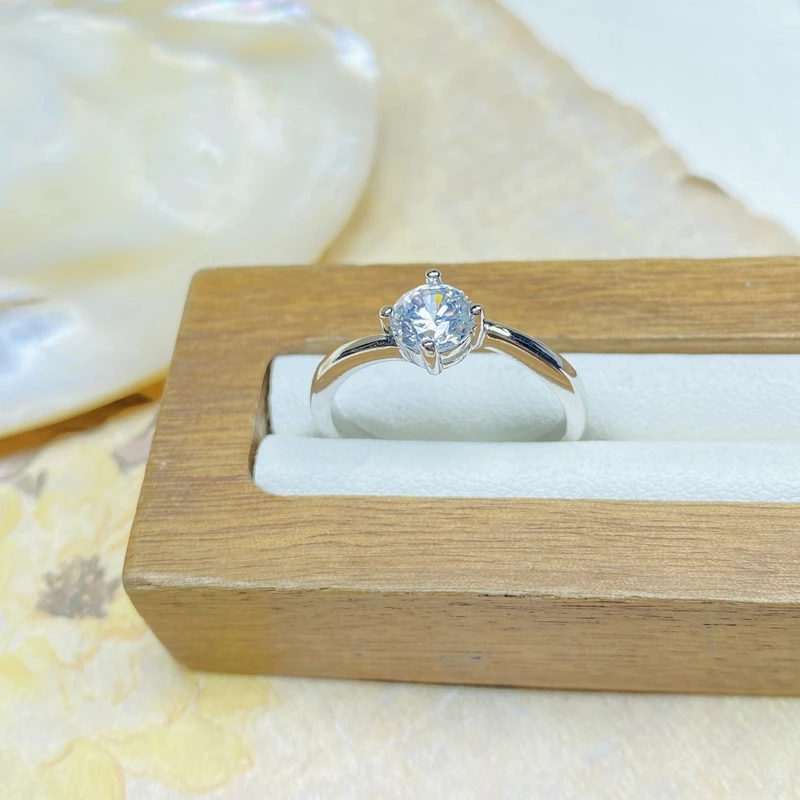 戒指 K02127经典白色四爪素圈闭口戒指多样性发货48032