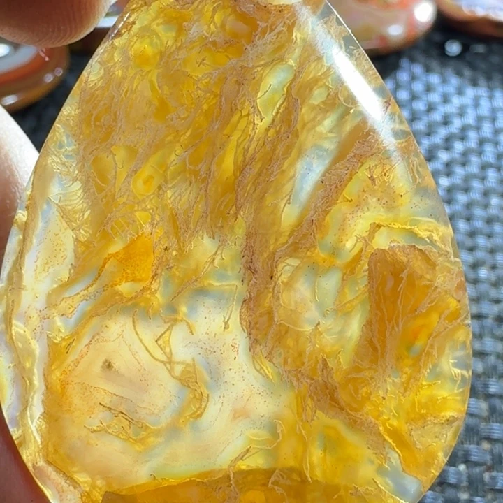 郝***…玛瑙/玉髓未镶嵌颈饰