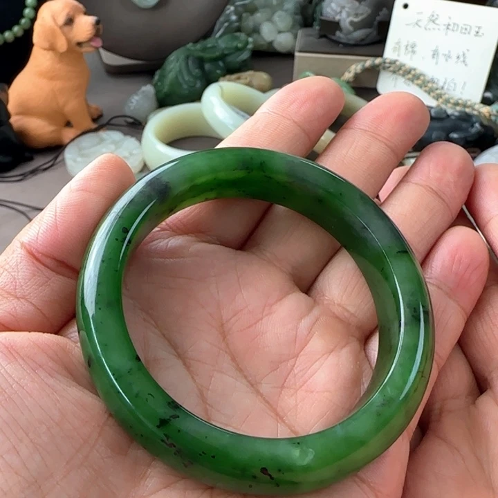 是***～和田玉手镯未镶嵌