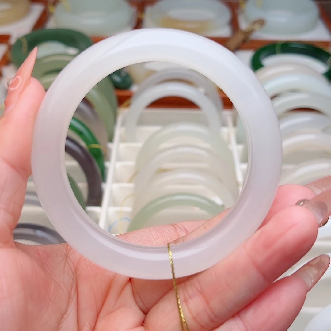 和田玉未镶嵌手镯52.3