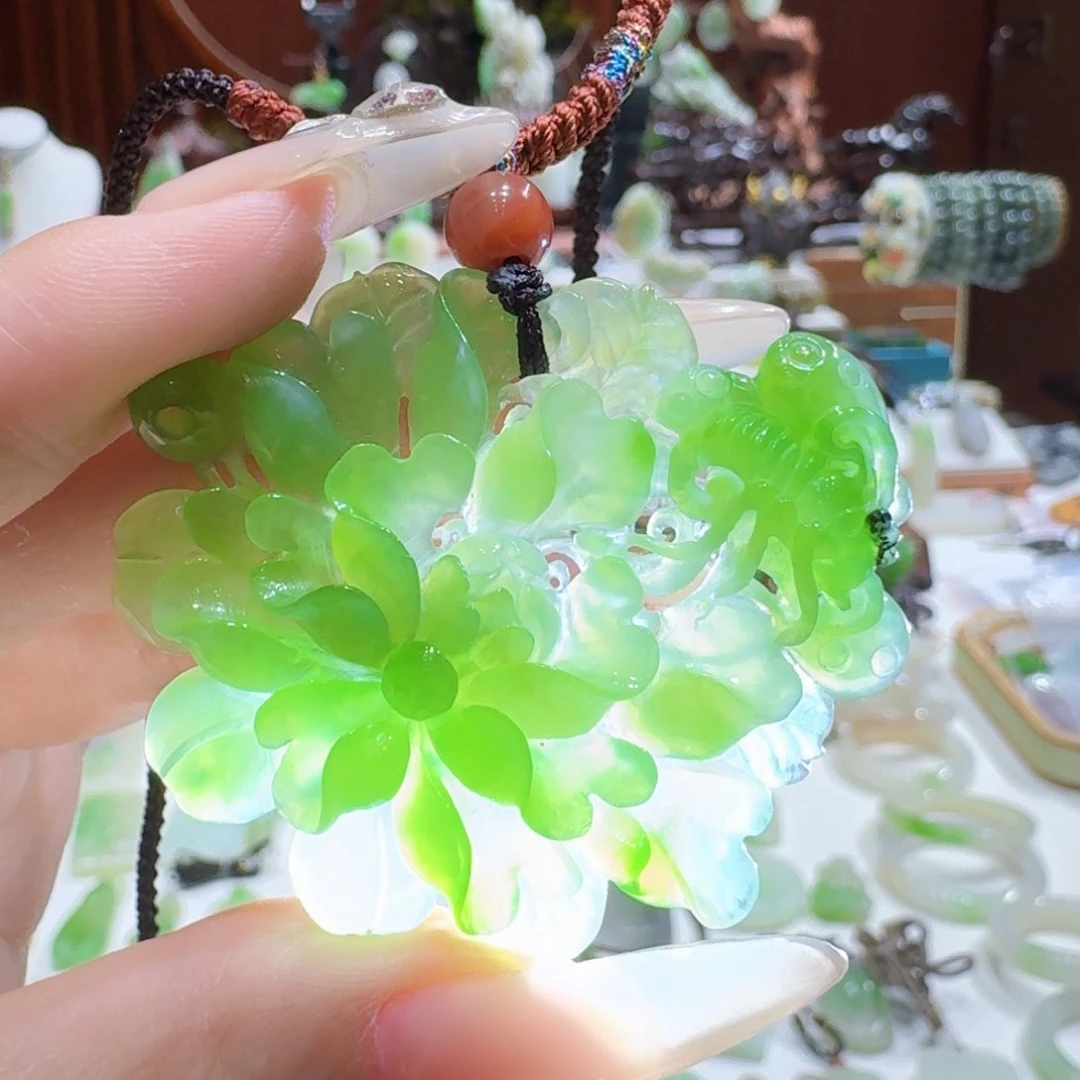 和田玉（碧玉）未镶嵌挂件果绿花开富贵