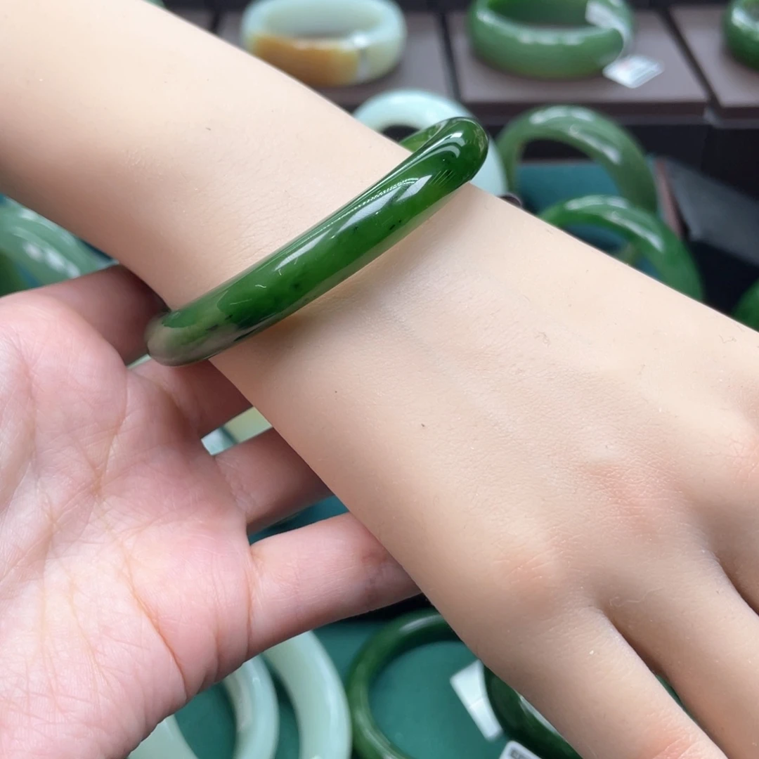 和田玉（碧玉）未镶嵌手镯52.53