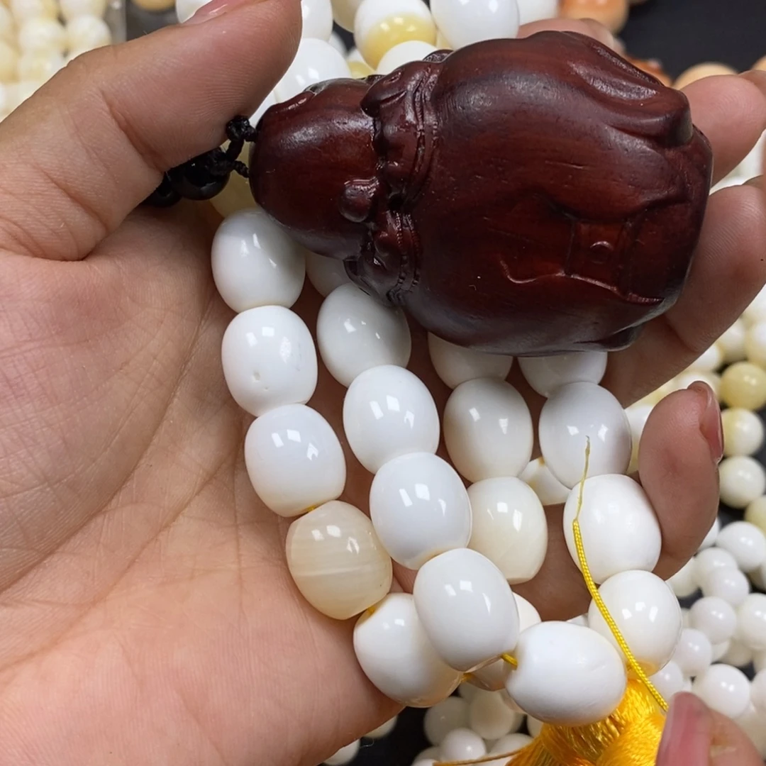天***↑香榧木花梨木，微瑕桶珠手持