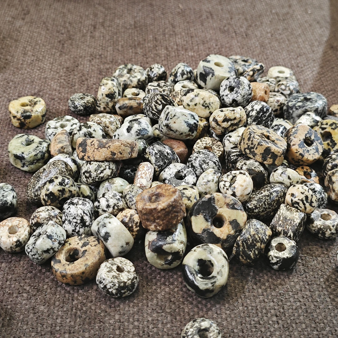 单珠高古彩石毛衣链到代（多样性发货一颗）