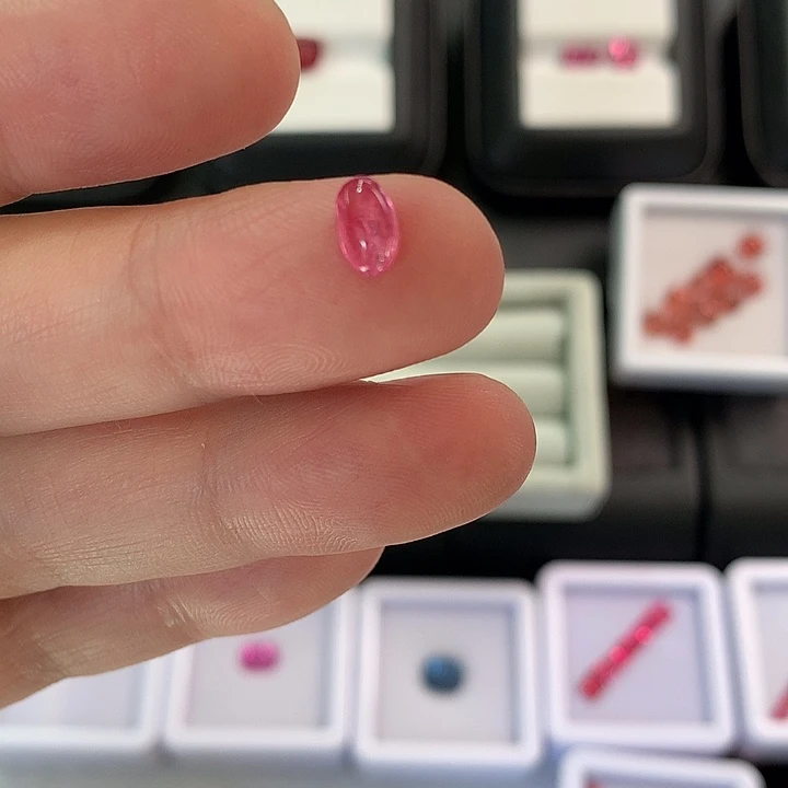 尖晶石裸石尖晶石